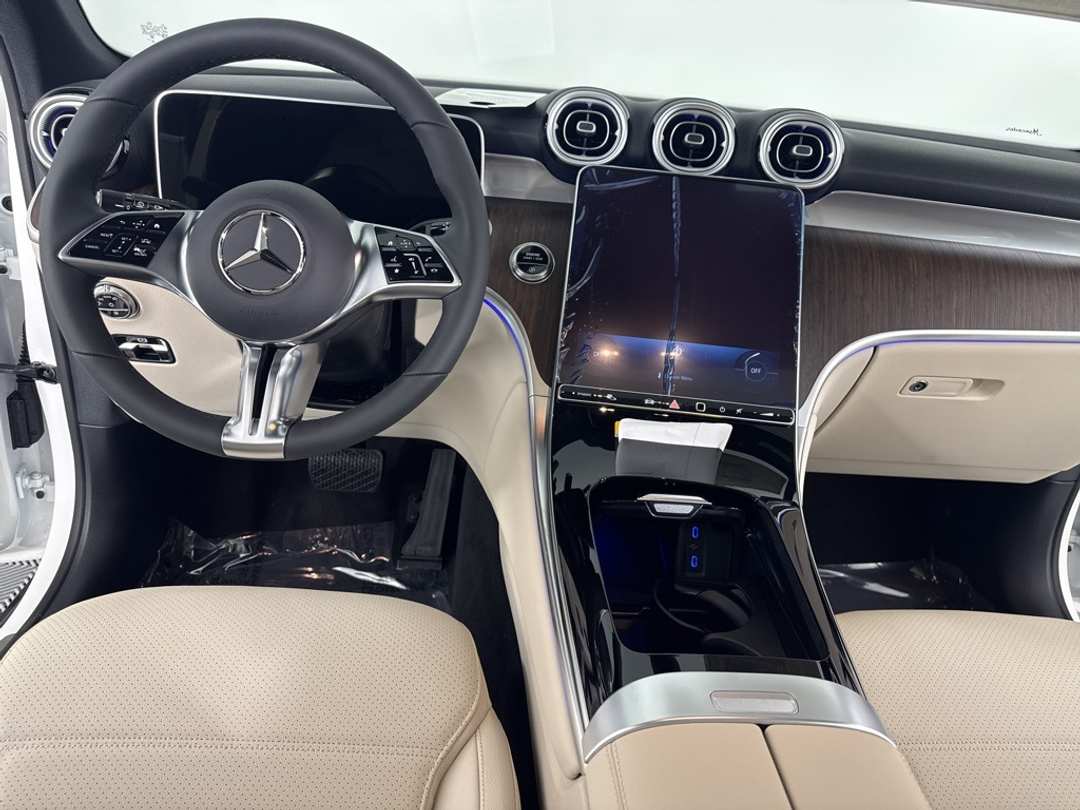 2026 Mercedes-Benz GLC GLC 300 - Image 28