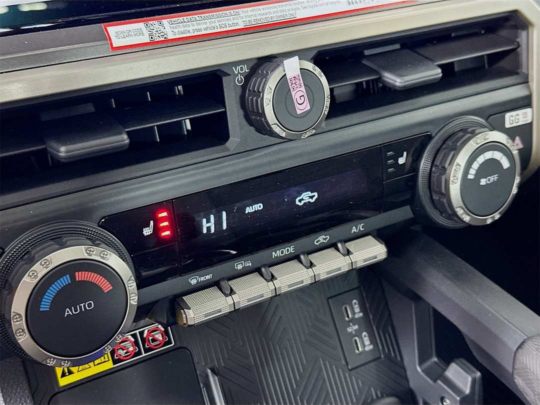 2025 Toyota Tacoma TRD Off Road - Image 16