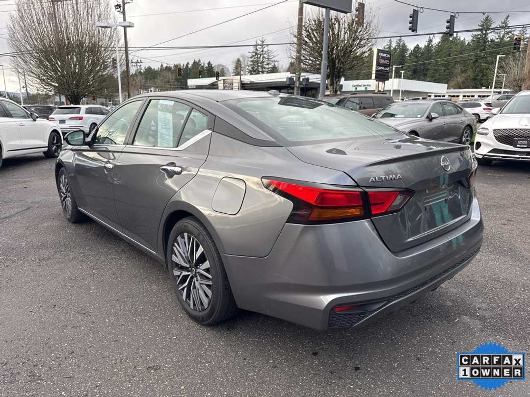 2024 Nissan Altima 2.5 SV - Image 6