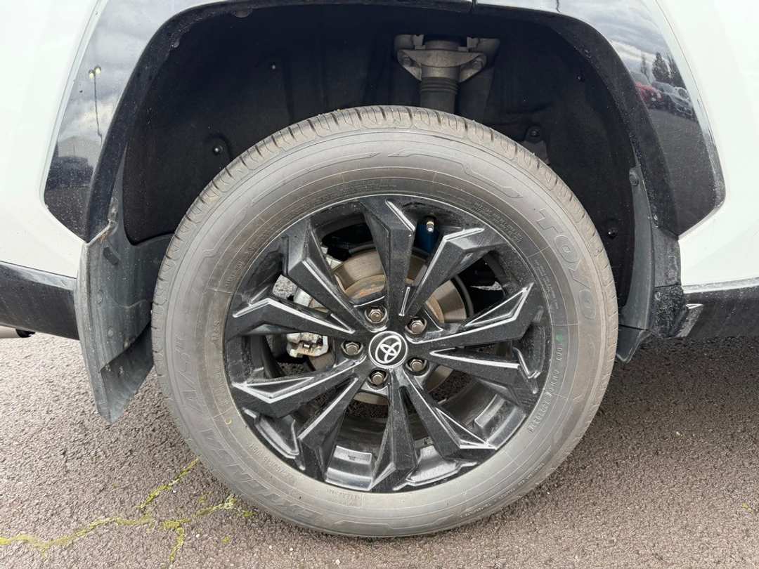 2023 Toyota Rav4 XSE - Image 10