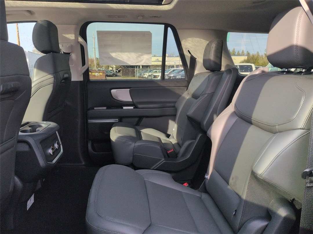 2026 Ford Expedition Max Active - Image 25