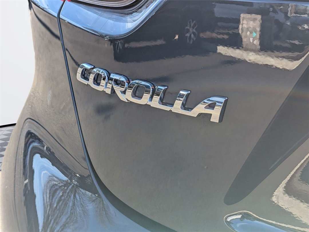 2025 Toyota Corolla LE - Image 27