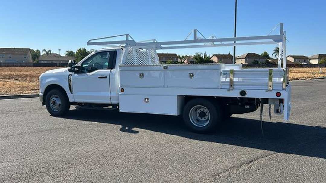 2025 Ford F-350Sd XL - Image 3
