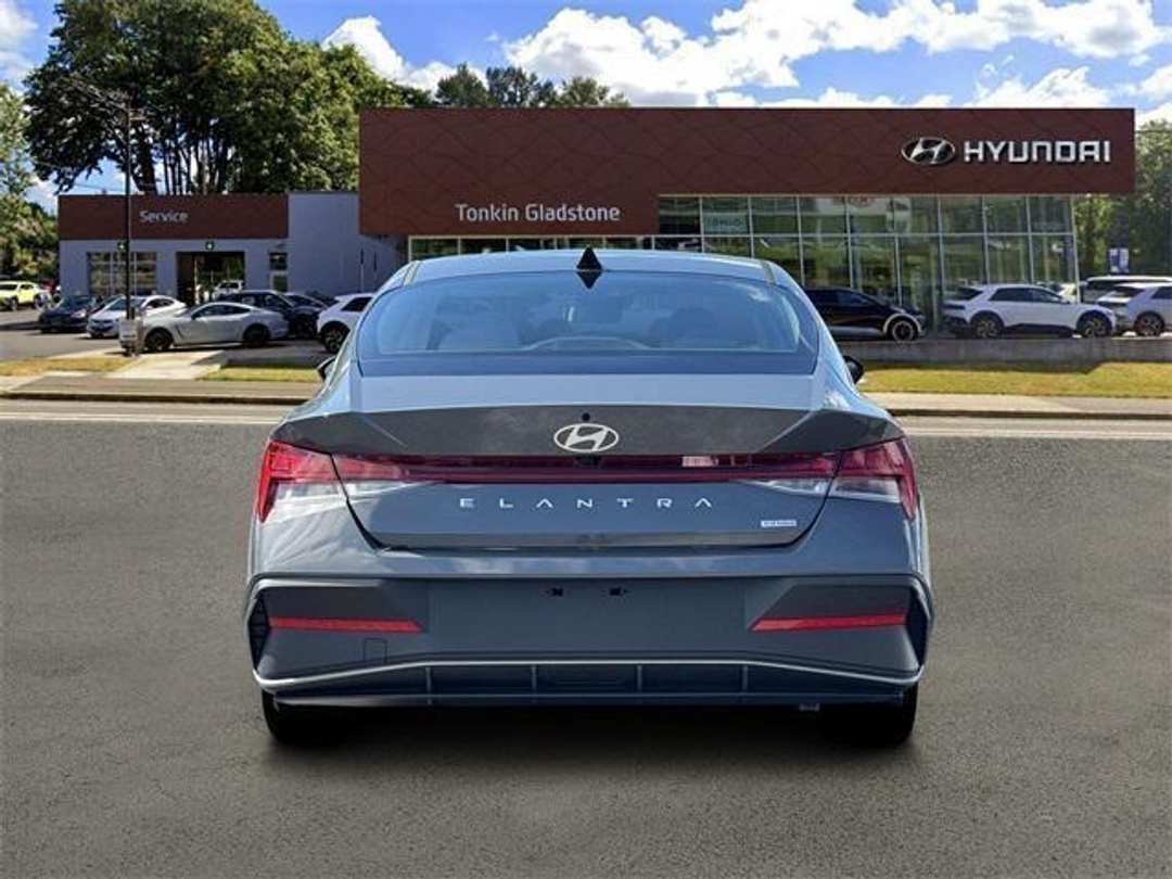 2026 Hyundai Elantra Blue - Image 6