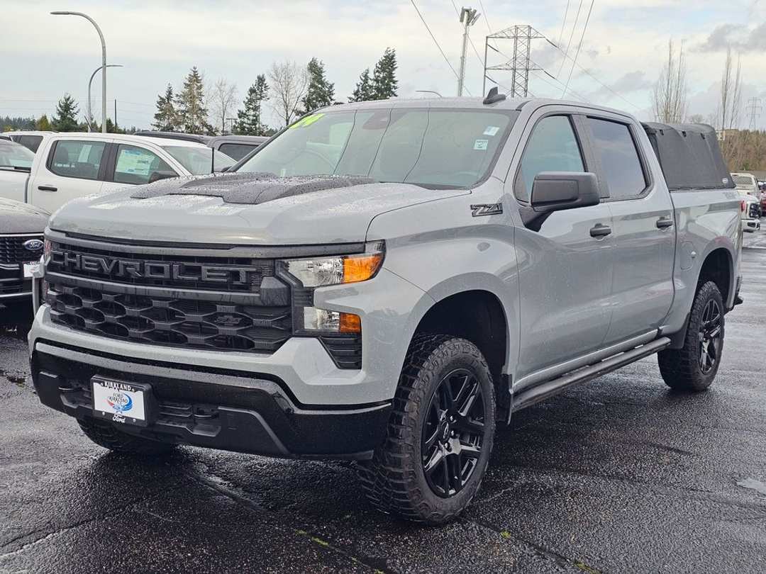 2024 Chevrolet Silverado 1500 Custom Trail Boss - Image 3