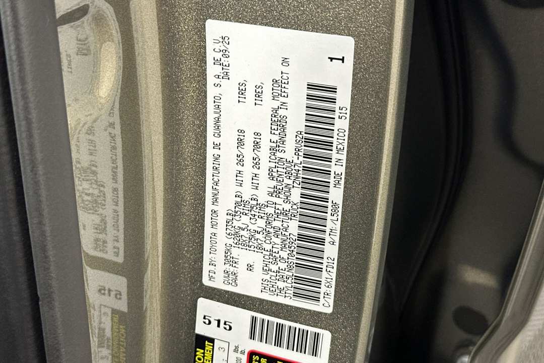 2025 Toyota Tacoma TRD Off Road - Image 26