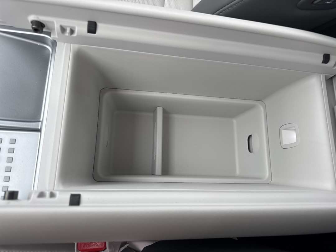 2026 Hyundai Ioniq 9 Performance Limited - Image 29