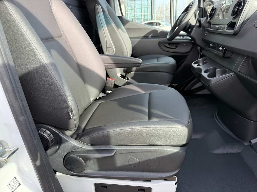 2024 Mercedes-Benz Sprinter 3500 Cargo 170 WB - Image 16