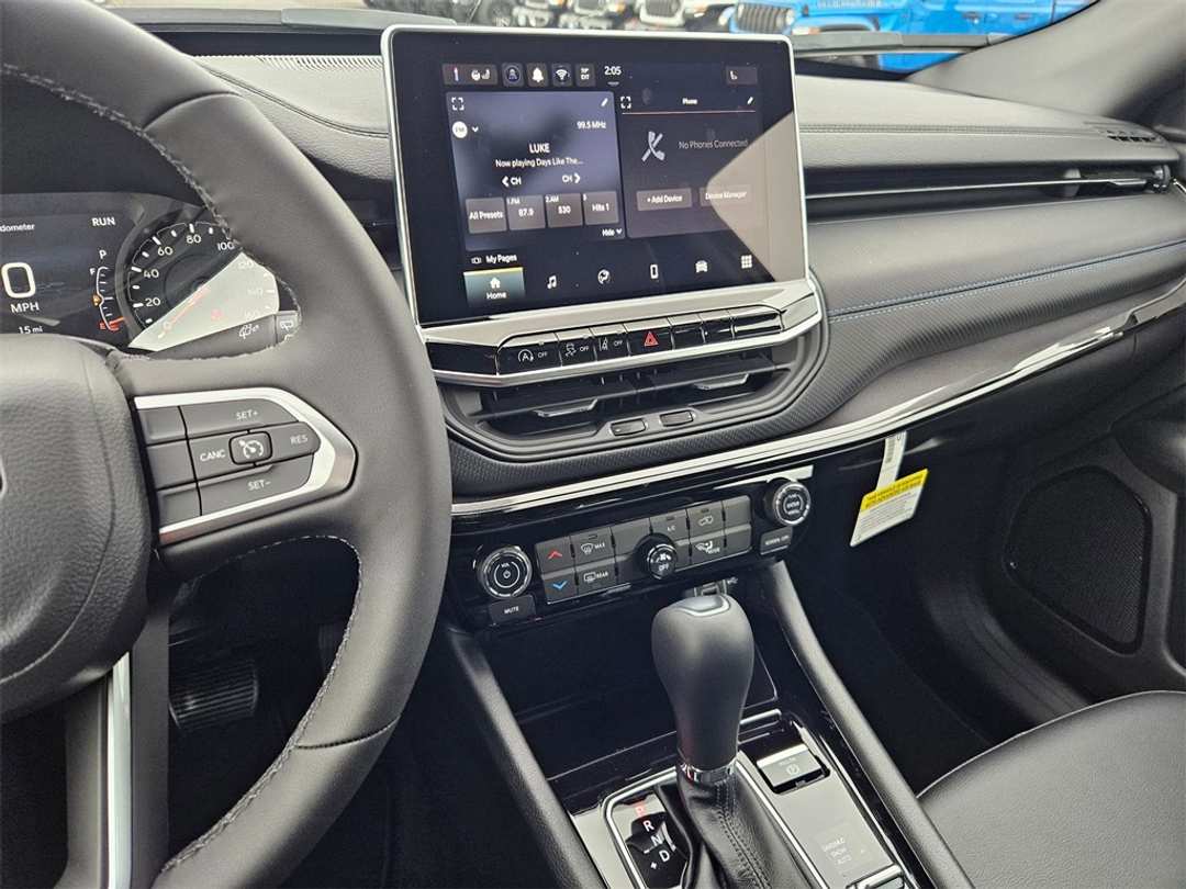 2026 Jeep Compass Latitude - Image 19