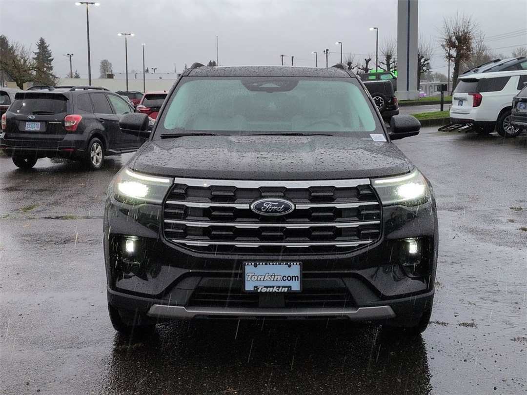 2026 Ford Explorer Active - Image 8