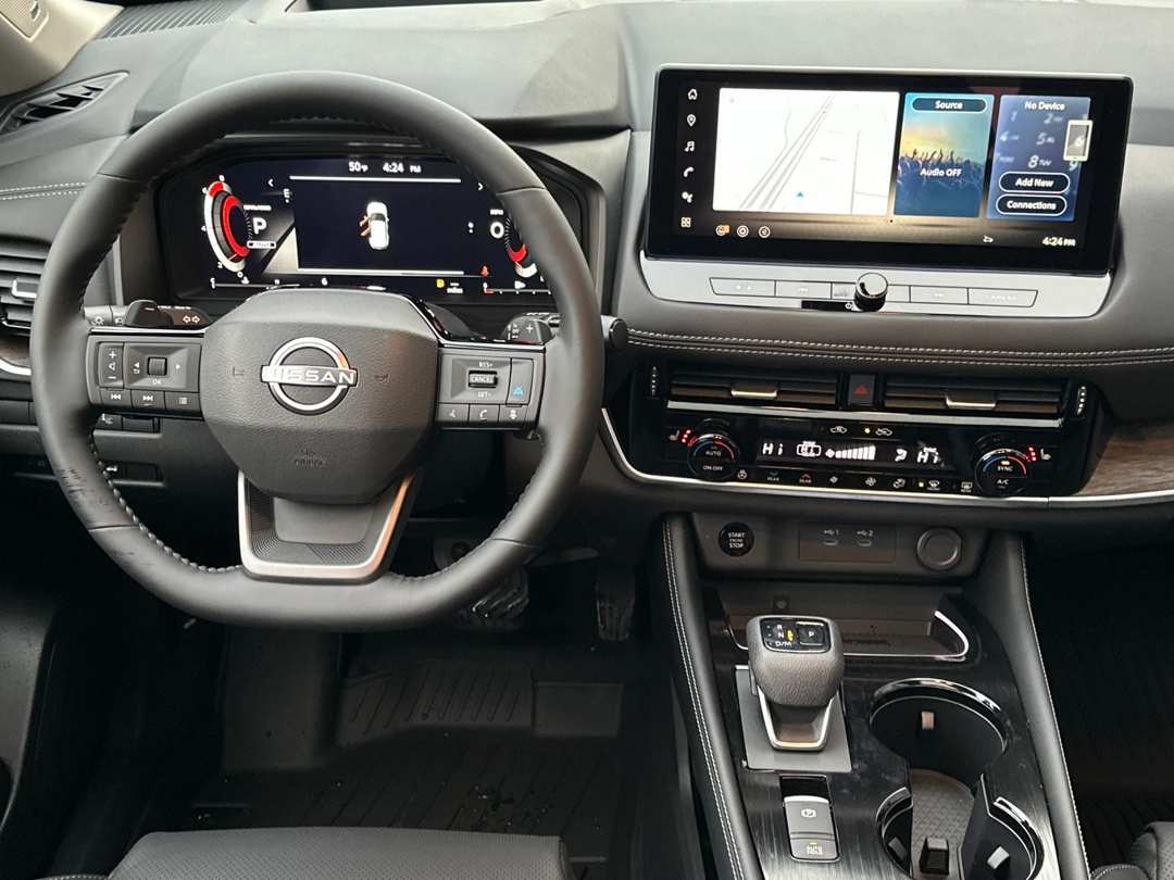 2026 Nissan Rogue Platinum - Image 13