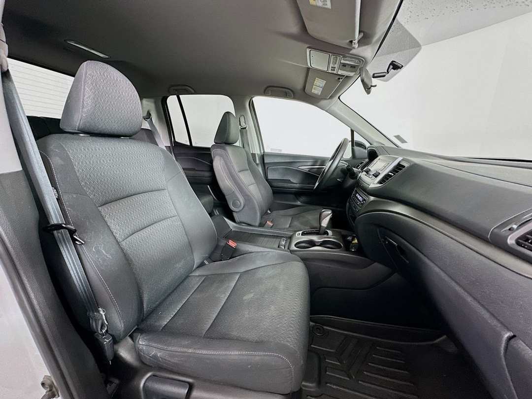 2019 Honda Ridgeline Sport - Image 27