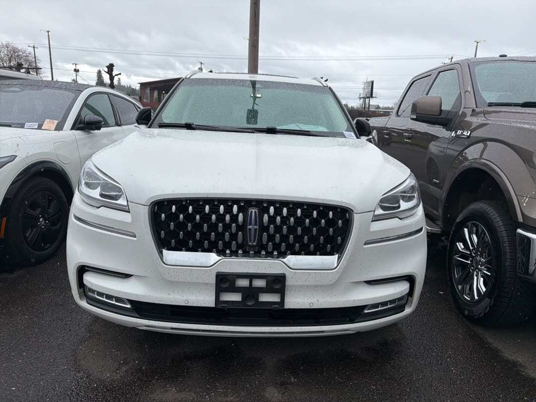 2023 Lincoln Aviator Grand Touring - Image 2
