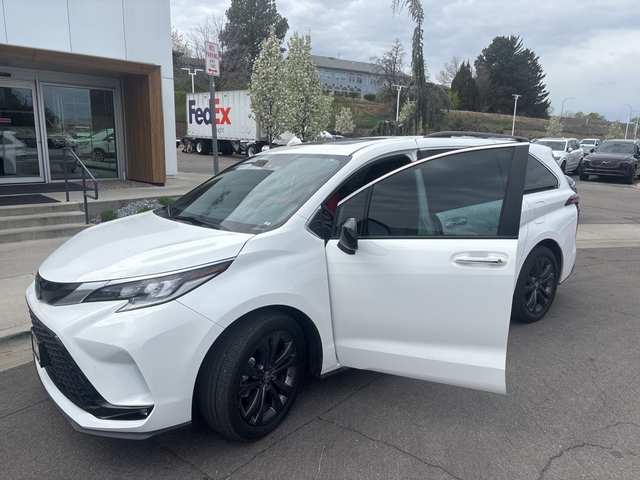 2022 Toyota Sienna XSE
