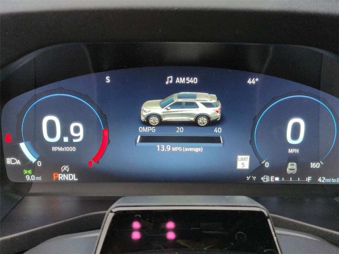 2026 Ford Explorer Platinum - Image 14