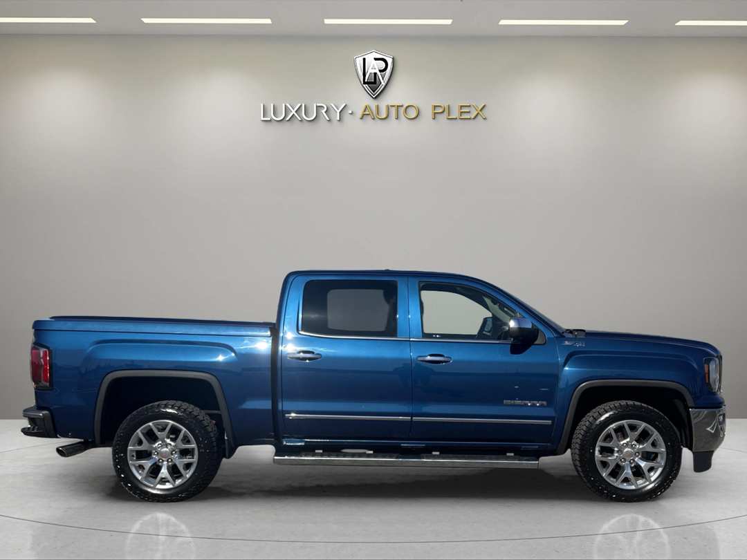 2017 GMC Sierra 1500 Crew SLT 5 3/4 FT - Image 2