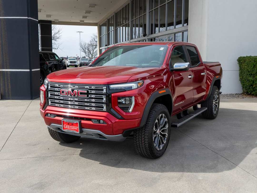 2026 GMC Canyon Denali - Image 3