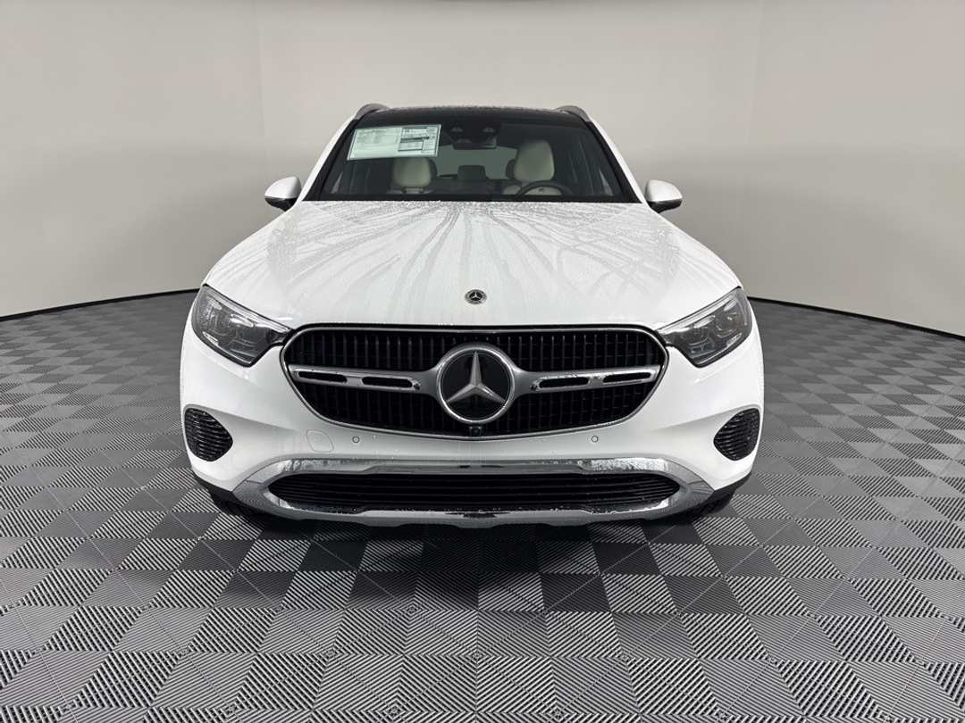 2026 Mercedes-Benz GLC 300 - Image 2