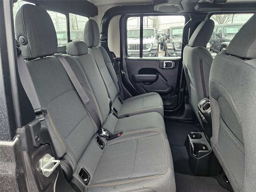 2026 Jeep Gladiator Sport - Image 32