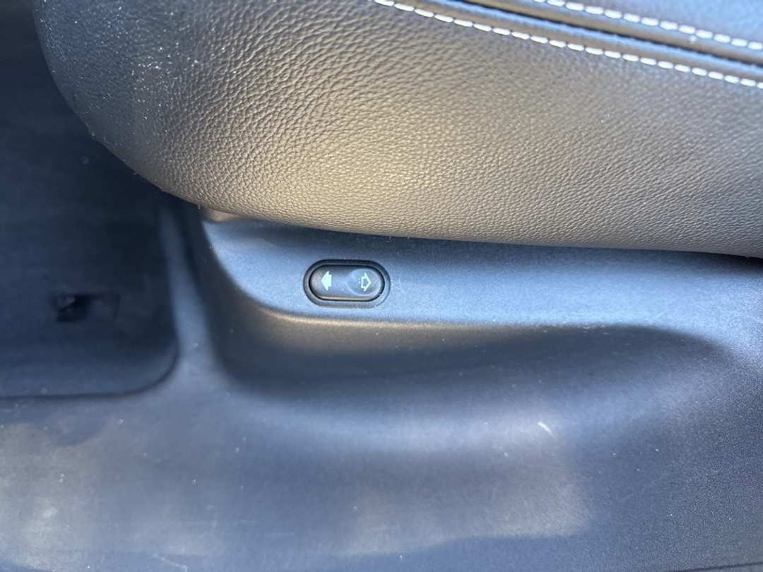 2019 Land Rover Range Rover Velar SE RDynamic - Image 40