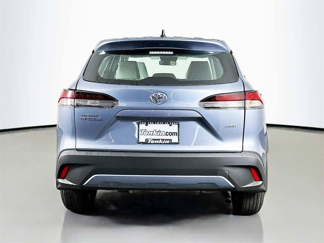 2026 Toyota Corolla Cross L - Image 6