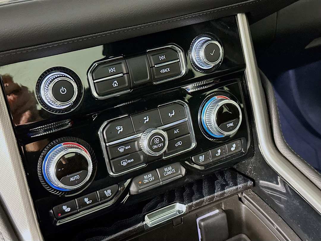 2024 GMC Yukon Denali - Image 17