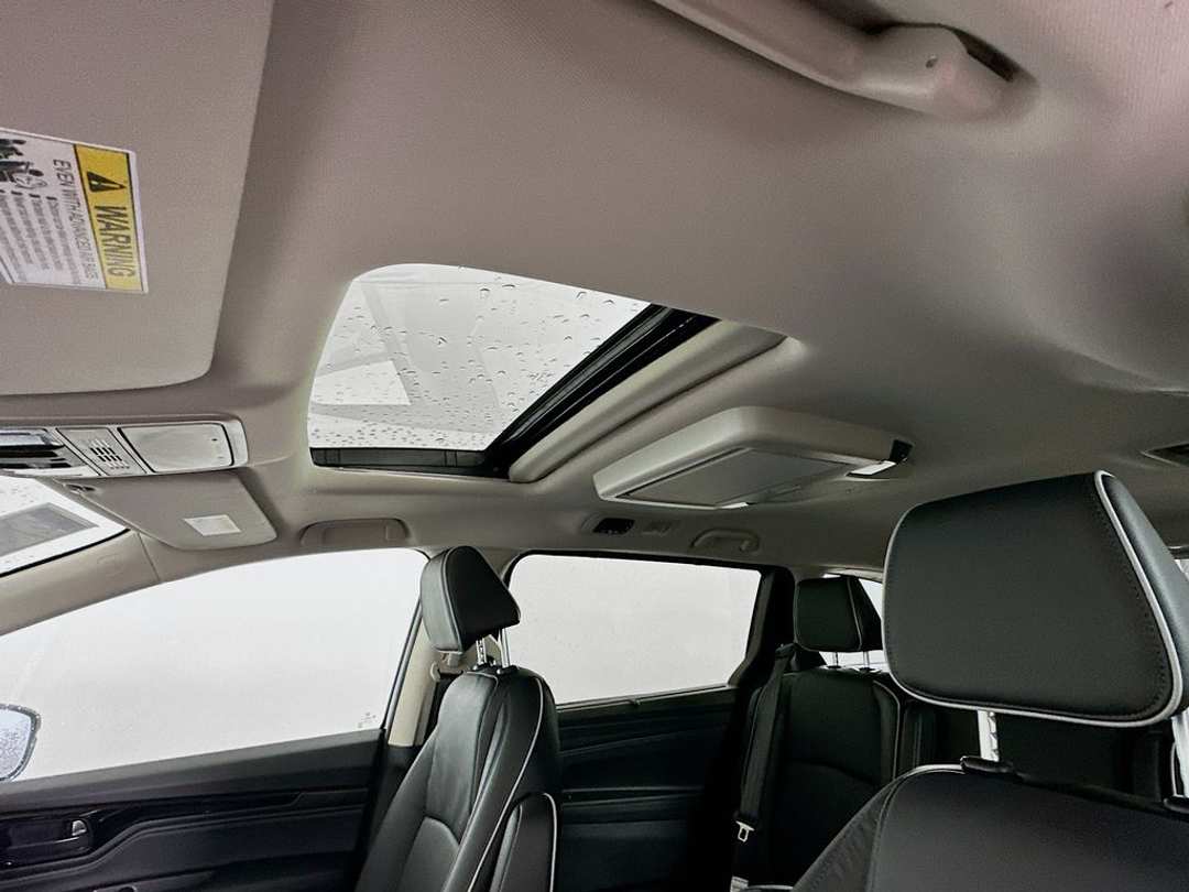 2026 Honda Odyssey Touring - Image 22