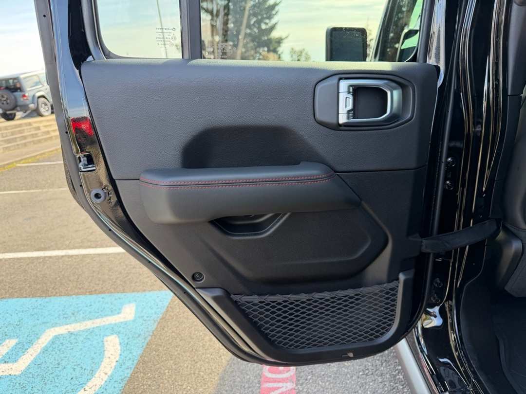2026 Jeep Wrangler Rubicon - Image 29