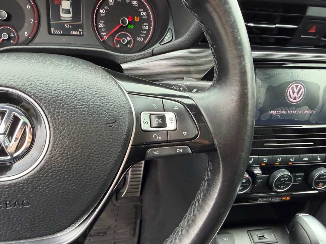 2020 Volkswagen Passat 2.0T RLine - Image 20