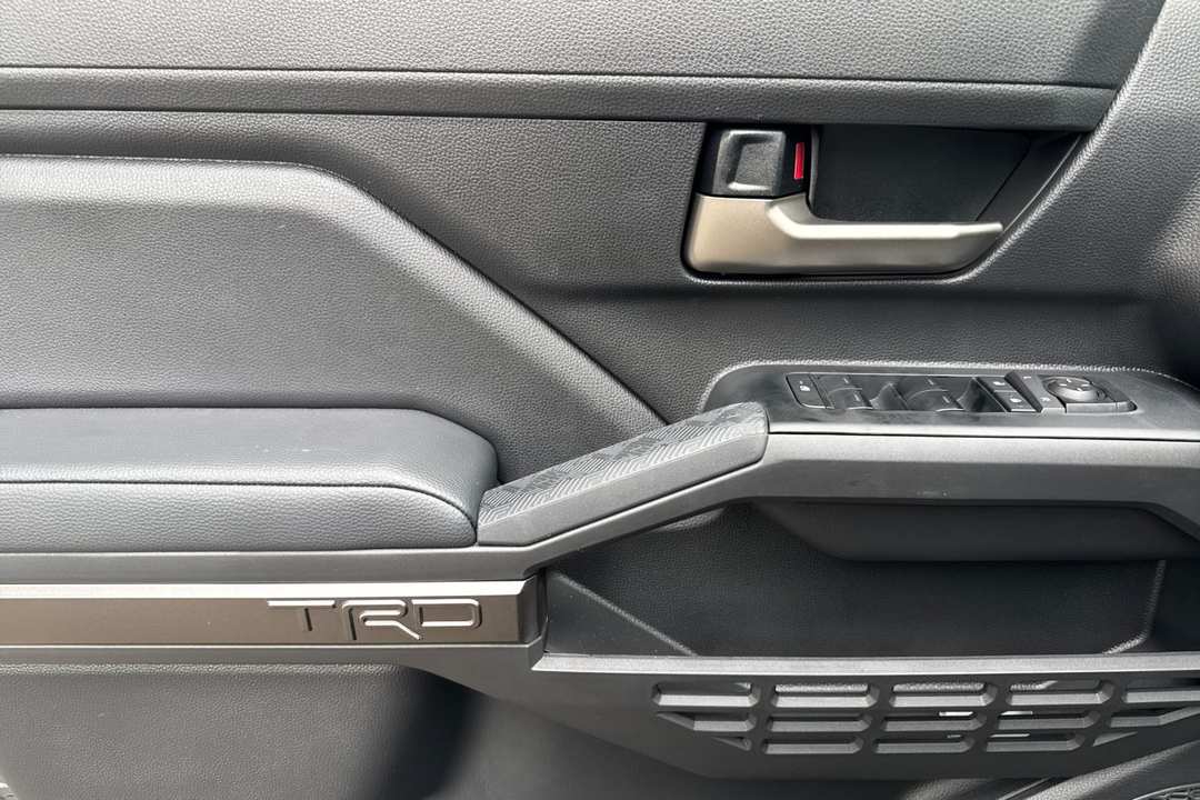 2025 Toyota Tacoma TRD Off Road - Image 11
