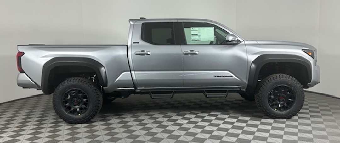 Toyota Tacoma - Image 2