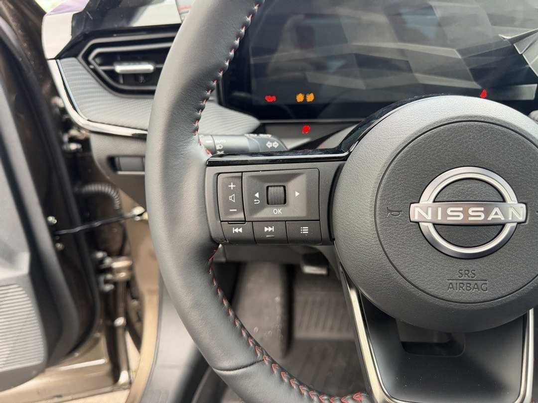 2026 Nissan Kicks SR - Image 15