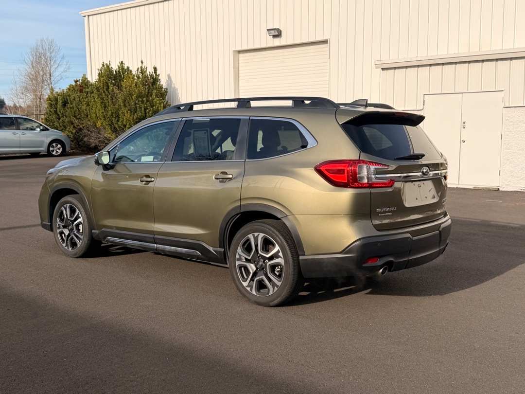 2023 Subaru Ascent Limited - Image 5
