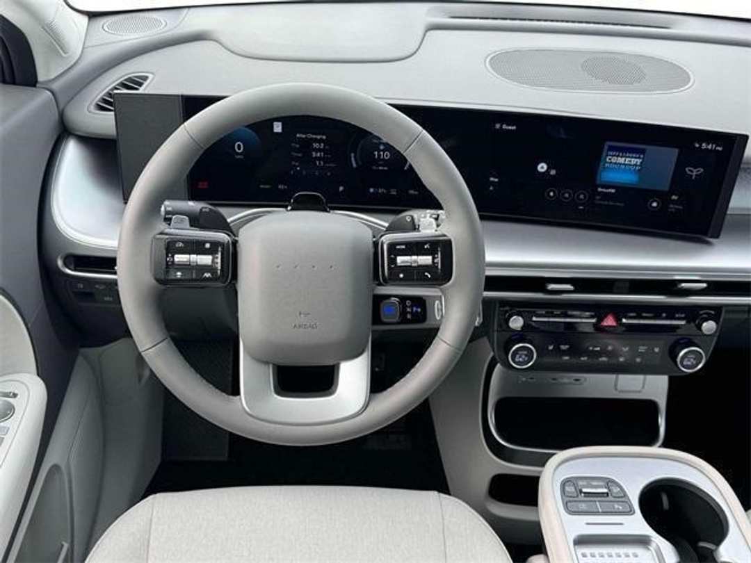 2026 Hyundai Ioniq 9 SE - Image 17