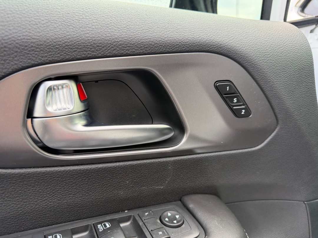2026 Chrysler Pacifica Select - Image 12