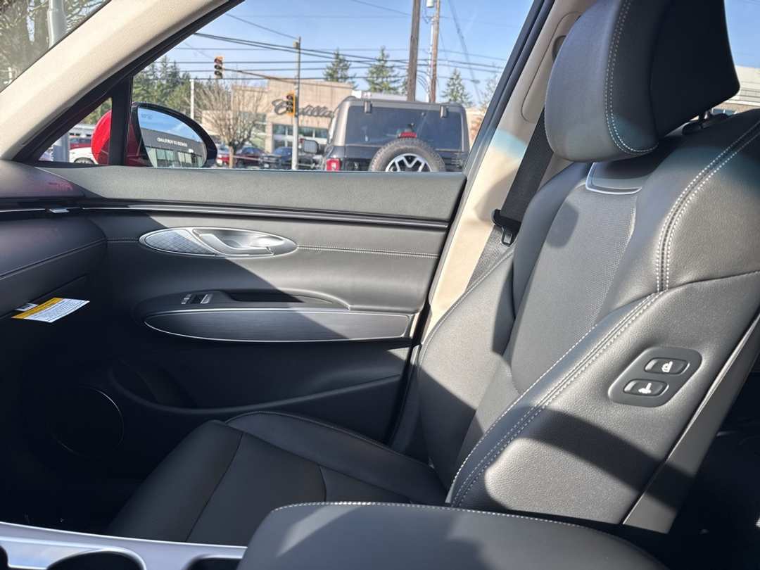 2026 Genesis Gv70 2.5T Select - Image 32