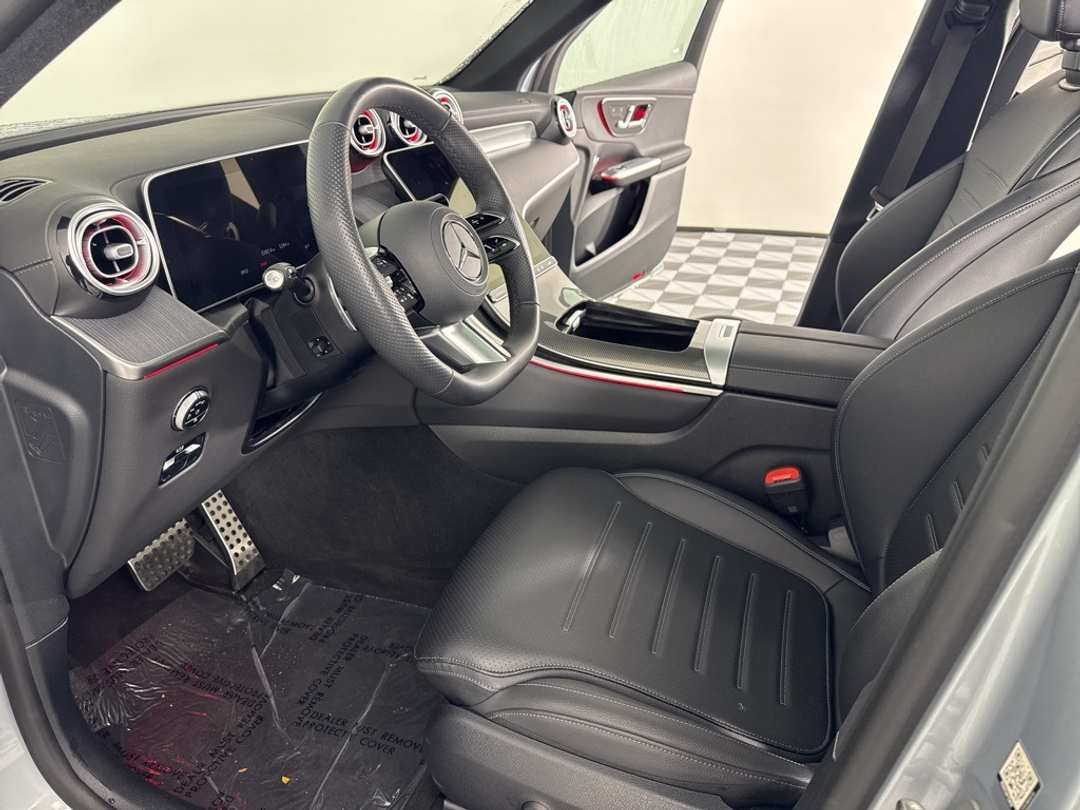 2025 Mercedes-Benz GLC GLC 350e - Image 12