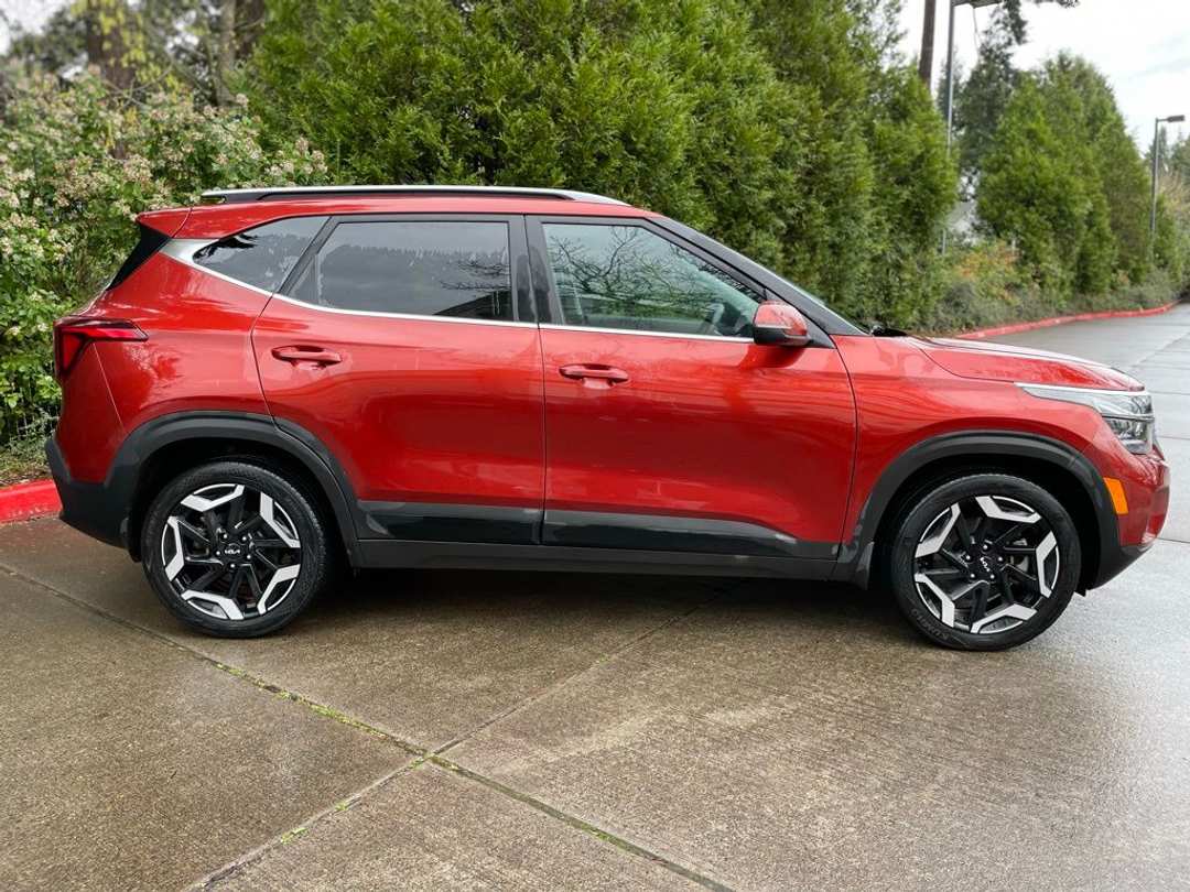 2024 Kia Seltos SX - Image 3