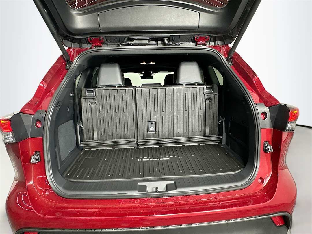 2026 Toyota Highlander XSE - Image 28