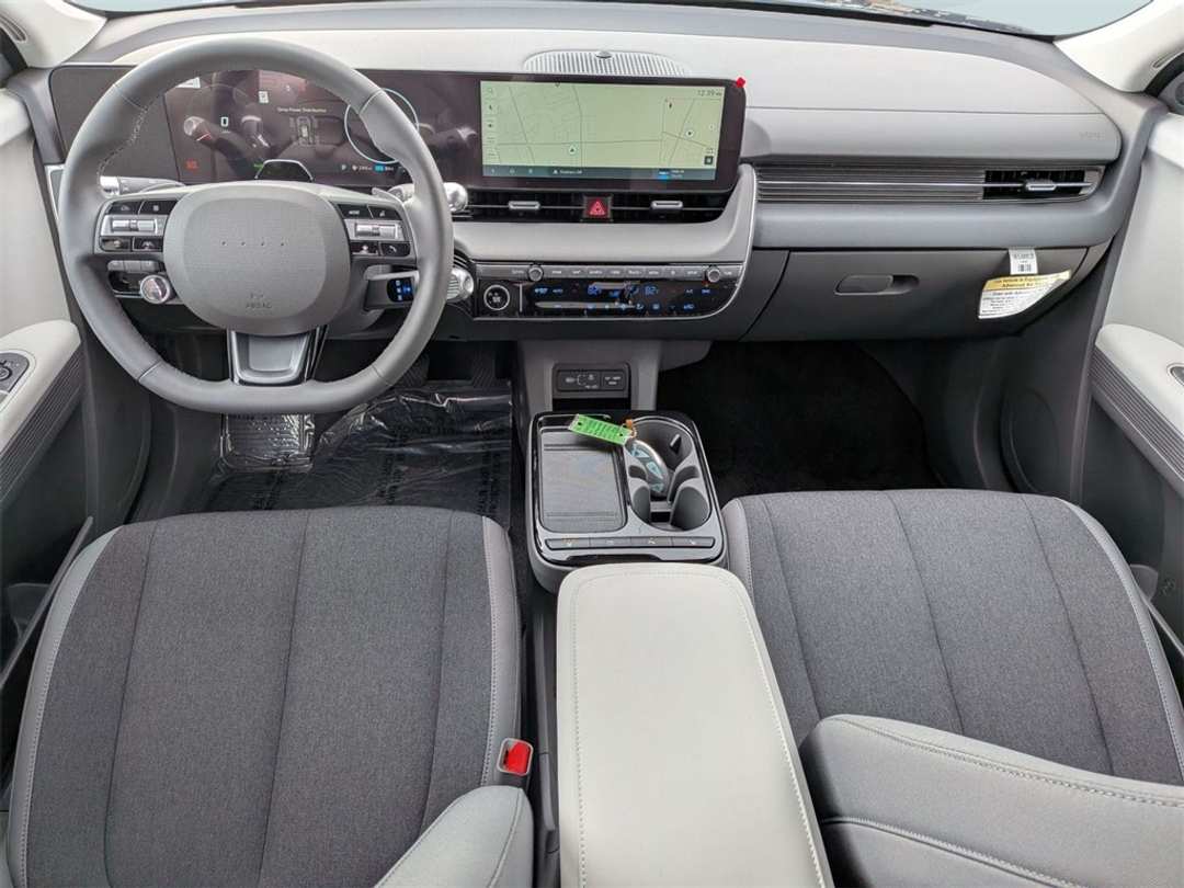 2025 Hyundai Ioniq 5 SE - Image 25