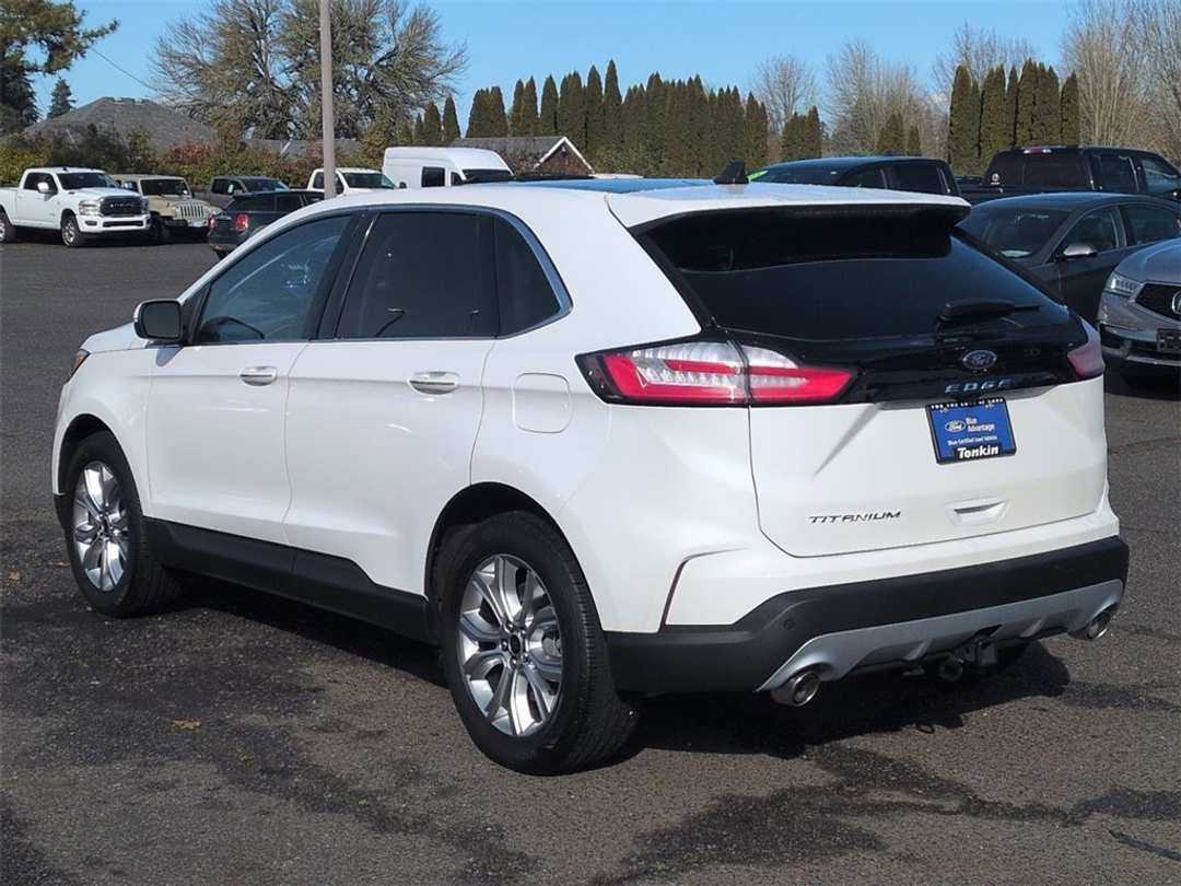 2023 Ford Edge Titanium - Image 3