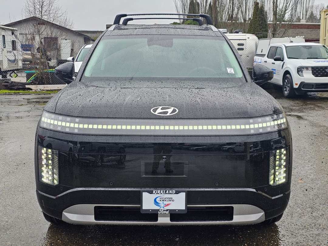 2026 Hyundai Ioniq 9 SEL - Image 2