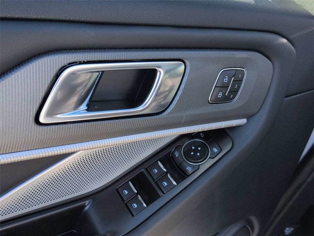 2026 Ford Explorer ST - Image 10