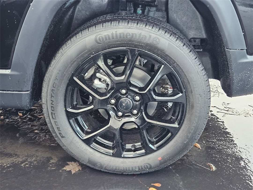 2026 Jeep Compass Latitude - Image 38