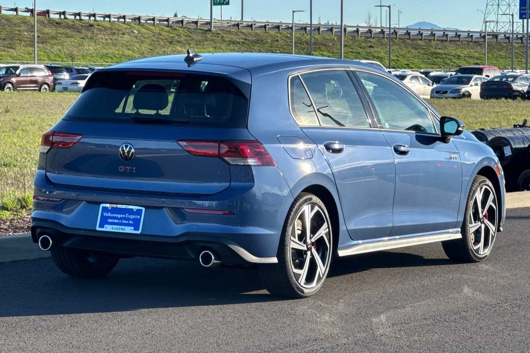 2026 Volkswagen Golf Gti 2.0T SE - Image 3