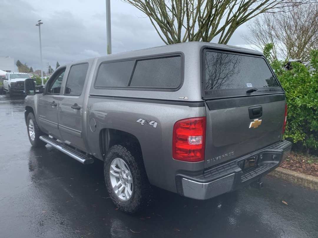 2013 Chevrolet Silverado 1500 LT - Image 2