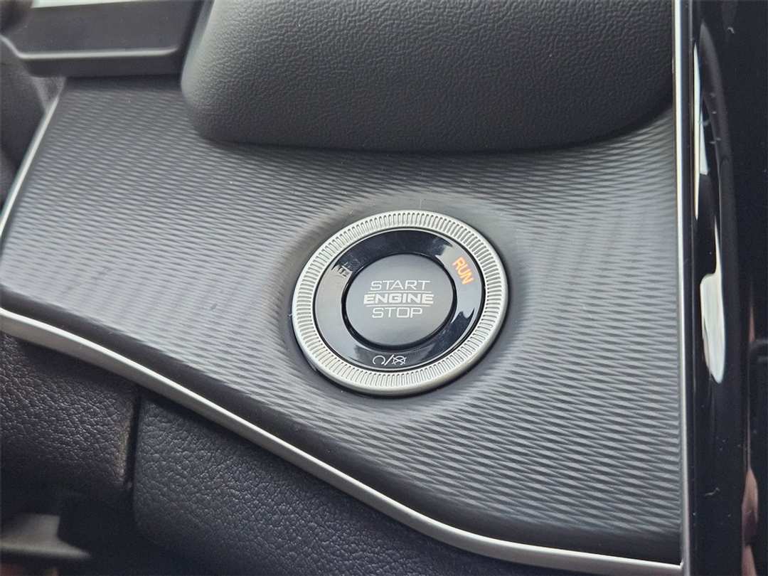 2025 Jeep Grand Cherokee Altitude X - Image 17