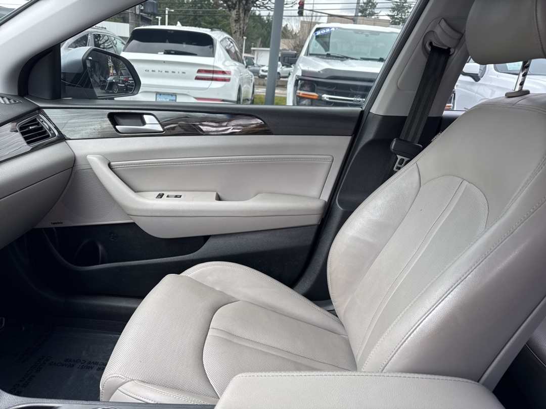 2016 Hyundai Sonata Limited - Image 30