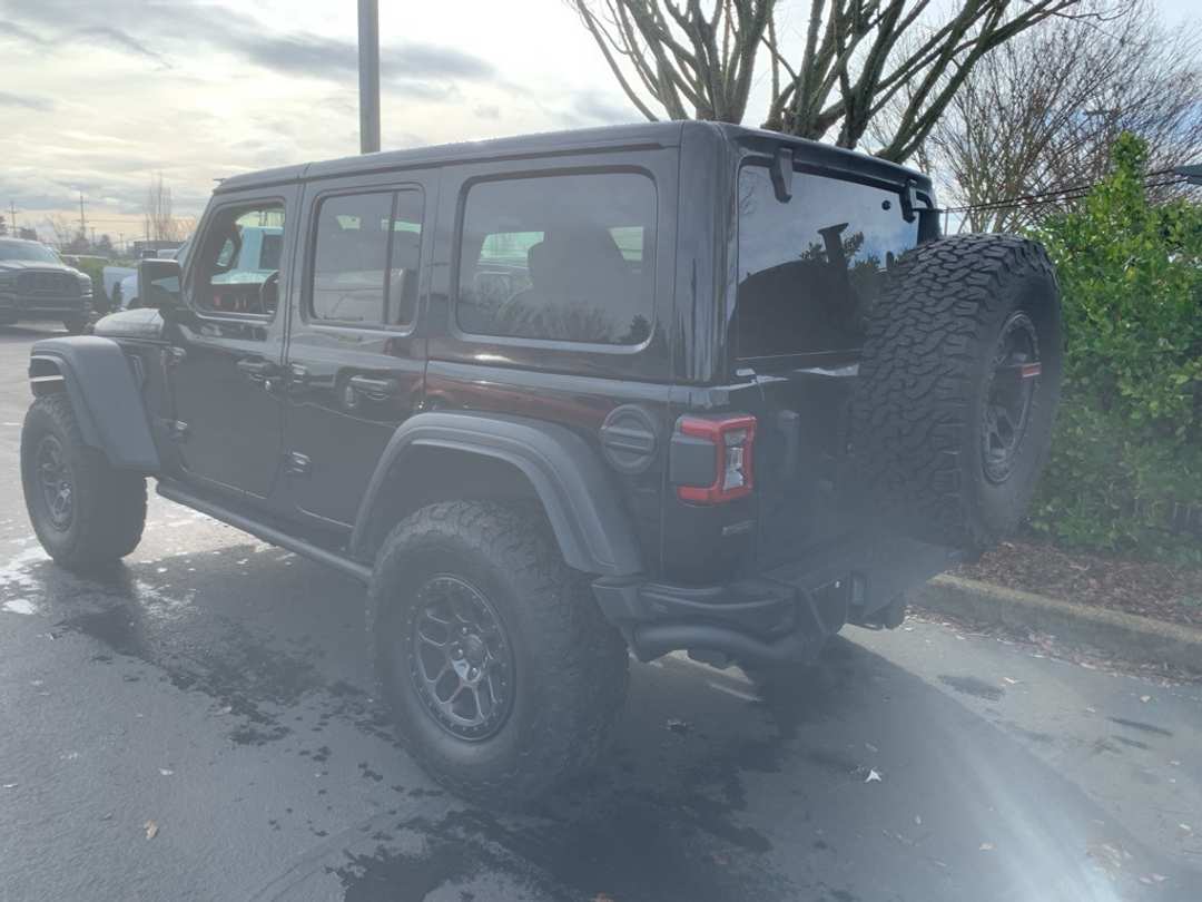 2022 Jeep Wrangler Unlimited Rubicon - Image 2