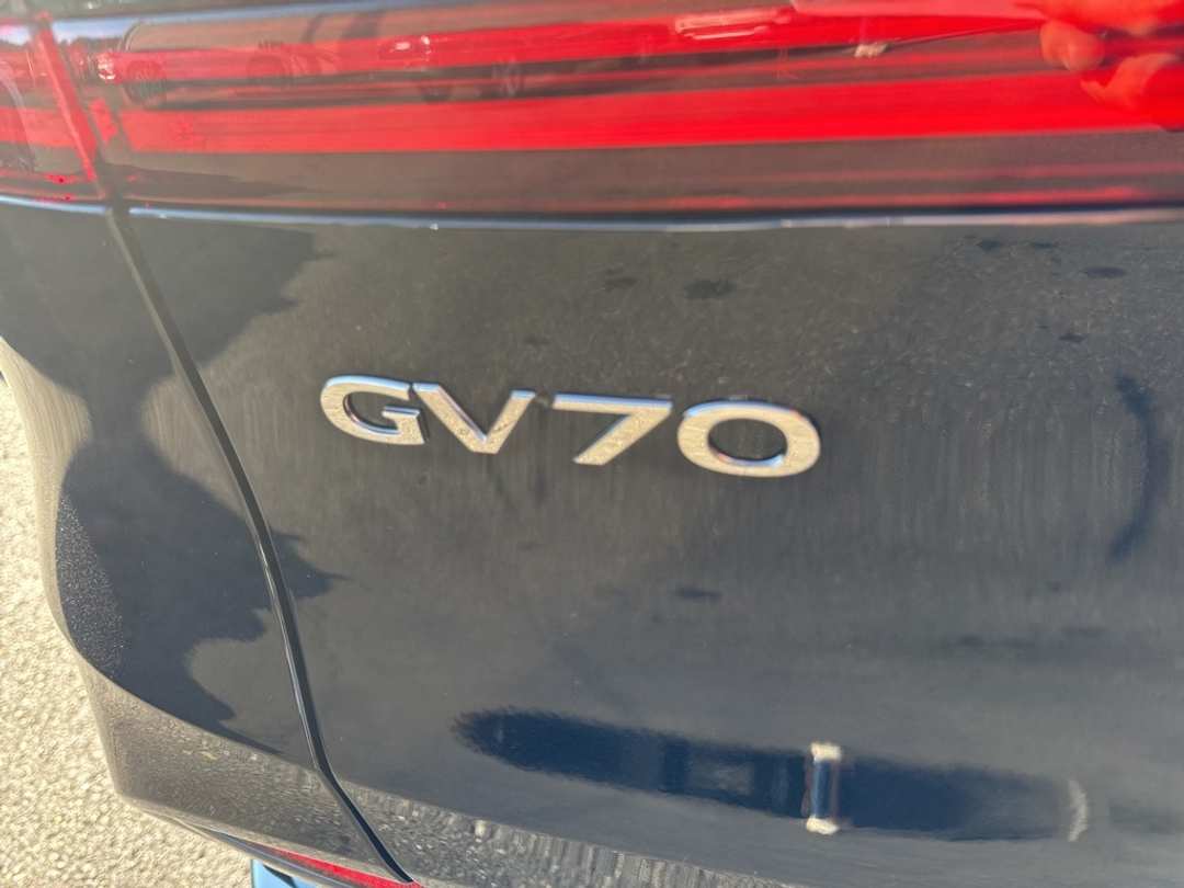 2026 Genesis Gv70 2.5T Advanced - Image 10